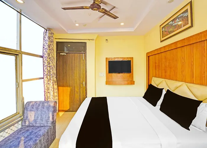 Super Hotel O Charbagh Formerly Khalsa Inn