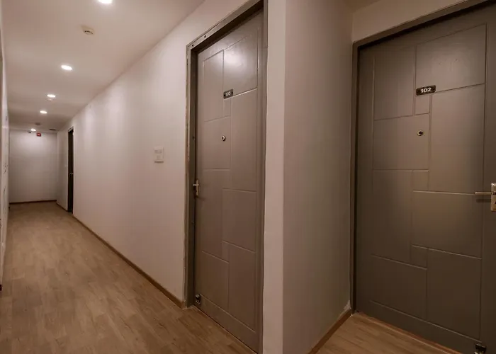 Super Townhouse 244 Munshipuliya